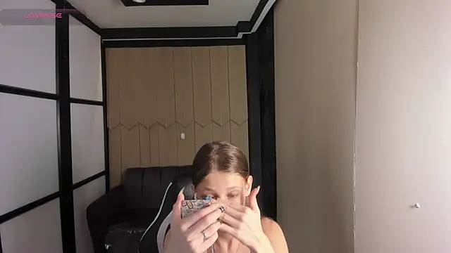 ElviraRosse1 online show from 01-13-26, 12:31