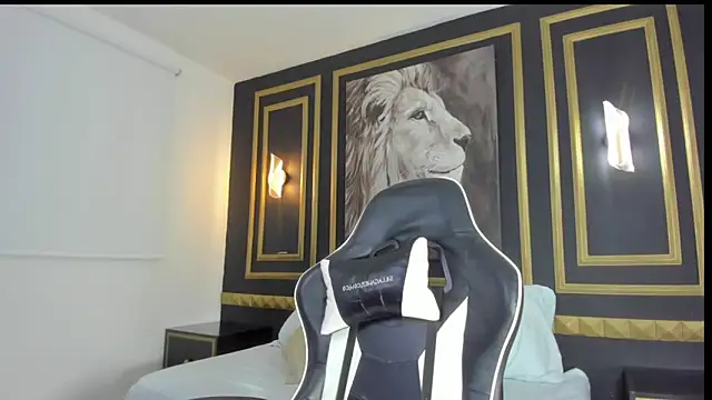 Snapshot of emma_hiltonn_ chatting on 02-08-26, 02:31 emma hiltonn online show from 02-08-26, 02:31