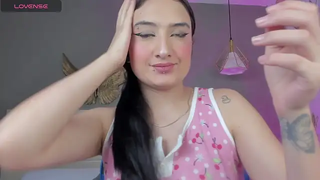 Snapshot of emma_hiltonn_ chatting on 04-21-26, 07:20 emma hiltonn online show from 04-21-26, 07:20