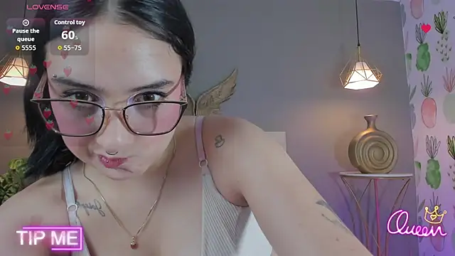 Snapshot of emma_hiltonn_ chatting on 06-03-26, 07:40 emma hiltonn online show from 06-03-26, 07:40