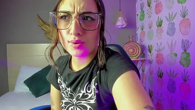 emma hiltonn  online show from 03-11-26, 02:27