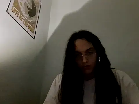 Snapshot of Dvz888 chatting on 06-08-26, 03:18 Dvz888 online show from 06-08-26, 03:18