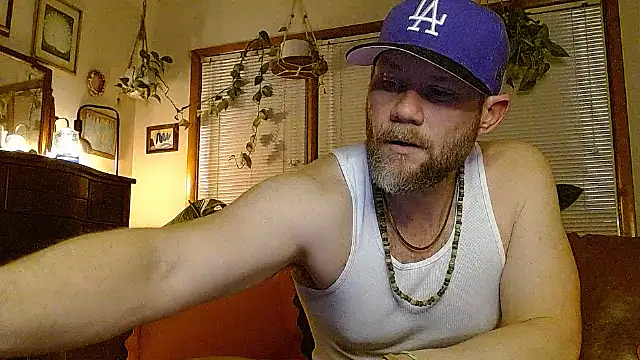 Snapshot of marcus_graves_13 chatting on 02-25-26, 01:50 marcus graves 13 online show from 02-25-26, 01:50