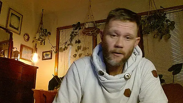 Snapshot of marcus_graves_13 chatting on 01-17-26, 03:10 marcus graves 13 online show from 01-17-26, 03:10