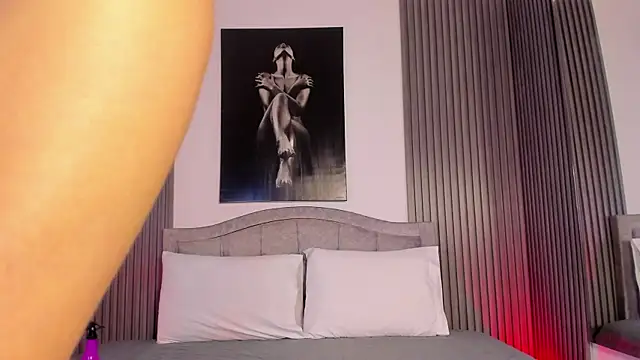 Naia-Nore online show from 04-08-26, 01:07