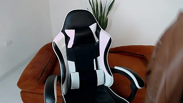 DarrenColleen online show from 04-15-26, 02:54