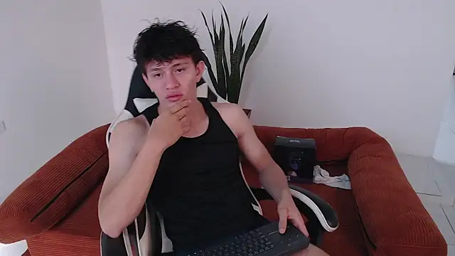 DarrenColleen online show from 04-14-26, 01:38