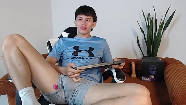 Snapshot of DarrenColleen chatting on 02-25-26, 10:59 DarrenColleen online show from 02-25-26, 10:59