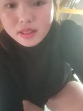 Snapshot of Savi-cute chatting on 02-12-26, 10:04 Savi-cute online show from 02-12-26, 10:04