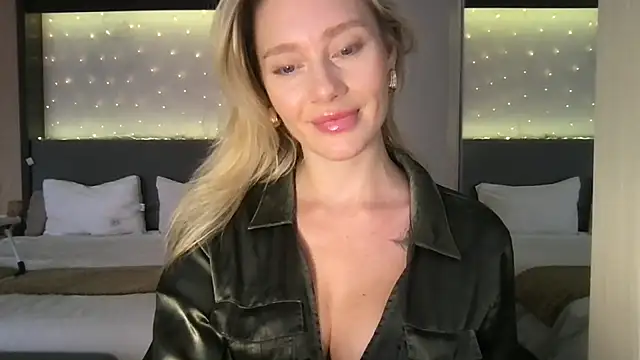 Snapshot of Stella_muse chatting on 05-19-26, 04:08 Stella muse online show from 05-19-26, 04:08