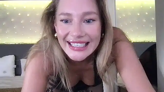 Snapshot of Stella_muse chatting on 03-28-26, 03:07 Stella muse online show from 03-28-26, 03:07