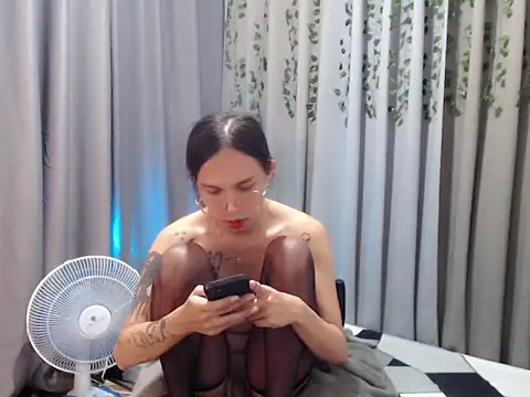 Snapshot of LOVELYMAYUMIE chatting on 12-14-24, 06:09 LOVELYMAYUMIE online show from 12-14-24, 06:09