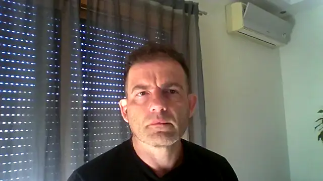 Snapshot of _grj1 chatting on 04-23-26, 08:32 grj1 online show from 04-23-26, 08:32