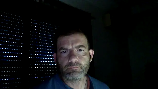 Snapshot of _grj1 chatting on 05-10-26, 05:44 grj1 online show from 05-10-26, 05:44