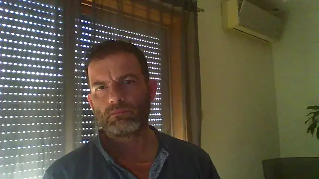 Snapshot of _grj1 chatting on 05-11-26, 06:38 grj1 online show from 05-11-26, 06:38