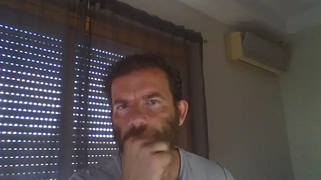 Snapshot of _grj1 chatting on 07-19-26, 06:04 grj1 online show from 07-19-26, 06:04