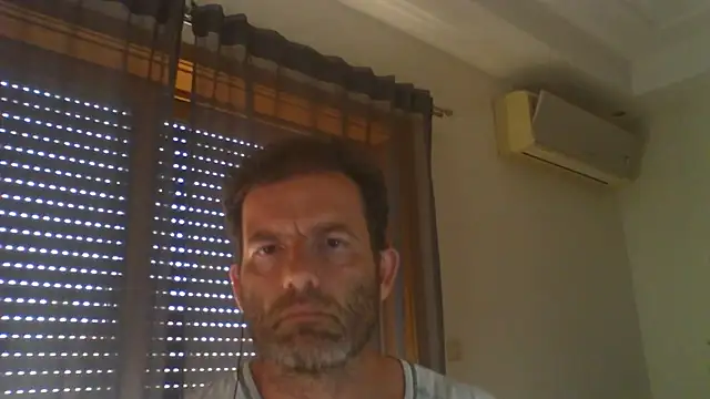 Snapshot of _grj1 chatting on 06-25-26, 04:23 grj1 online show from 06-25-26, 04:23