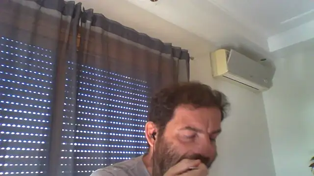 Snapshot of _grj1 chatting on 07-21-26, 08:04 grj1 online show from 07-21-26, 08:04