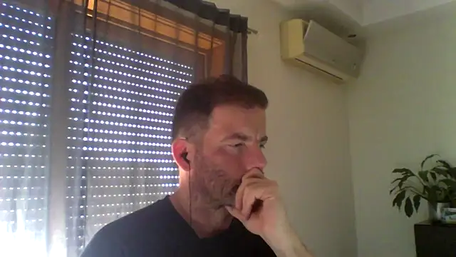 Snapshot of _grj1 chatting on 05-06-26, 12:42 grj1 online show from 05-06-26, 12:42