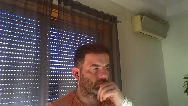 Snapshot of _grj1 chatting on 05-13-26, 07:48 grj1 online show from 05-13-26, 07:48