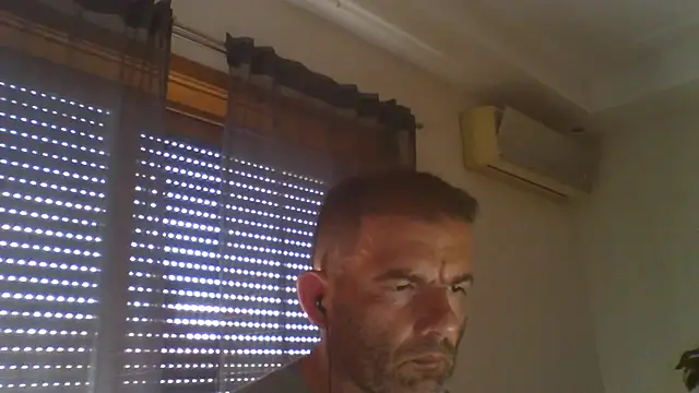 Snapshot of _grj1 chatting on 08-02-26, 03:20 grj1 online show from 08-02-26, 03:20