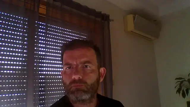 Snapshot of _grj1 chatting on 05-18-26, 06:01 grj1 online show from 05-18-26, 06:01