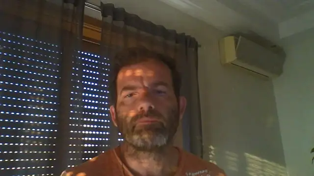 Snapshot of _grj1 chatting on 07-04-26, 06:20 grj1 online show from 07-04-26, 06:20