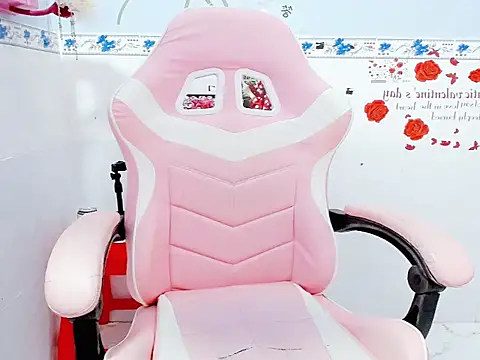 Snapshot of Anna_sexyY_ chatting on 01-12-26, 04:52 Anna sexyY online show from 01-12-26, 04:52