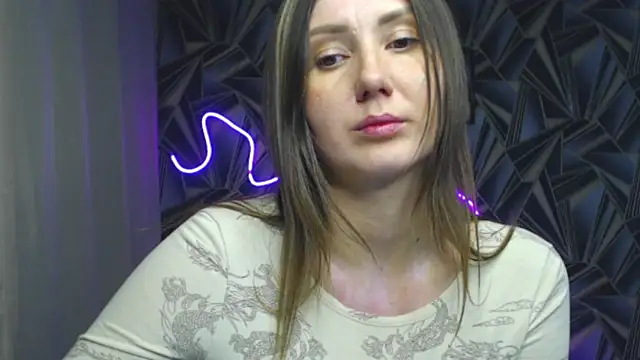 NikkiKiss    online show from 04-10-26, 06:37