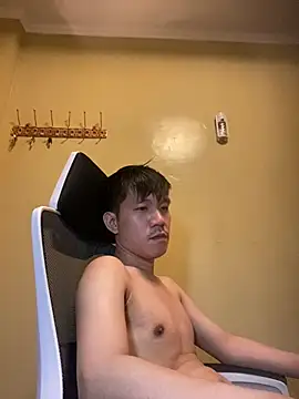 Snapshot of asian_guy67 chatting on 06-25-26, 06:02 asian guy67 online show from 06-25-26, 06:02