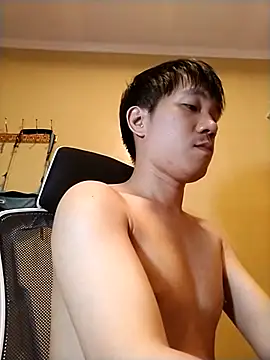 Snapshot of asian_guy67 chatting on 04-27-26, 01:53 asian guy67 online show from 04-27-26, 01:53