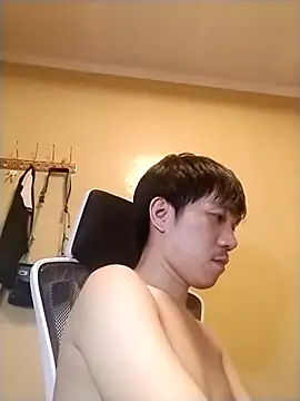 Snapshot of asian_guy67 chatting on 05-15-26, 04:27 asian guy67 online show from 05-15-26, 04:27