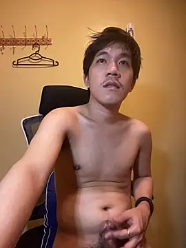 Snapshot of asian_guy67 chatting on 06-04-26, 06:23 asian guy67 online show from 06-04-26, 06:23