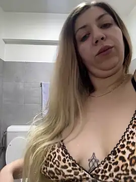 Snapshot of dalia0710 chatting on 02-28-26, 01:00 dalia0710 online show from 02-28-26, 01:00