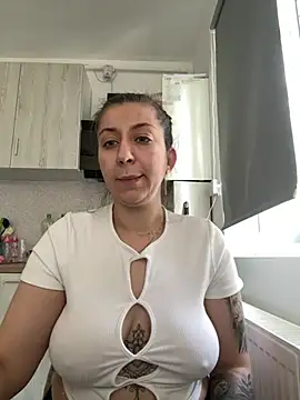 dalia0710 online show from 04-28-26, 11:36