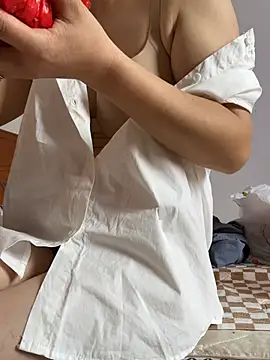 Snapshot of Sini-ii chatting on 05-12-26, 02:52 Sini-ii online show from 05-12-26, 02:52