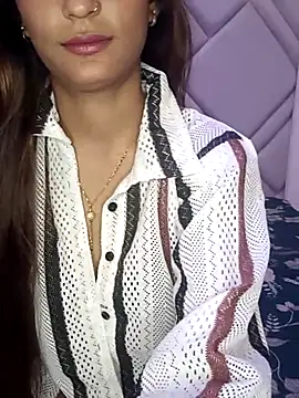 Snapshot of TrendyTales_ chatting on 02-16-26, 04:27 TrendyTales online show from 02-16-26, 04:27