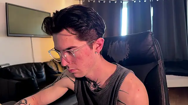 LiamFoster online show from 04-22-26, 06:20