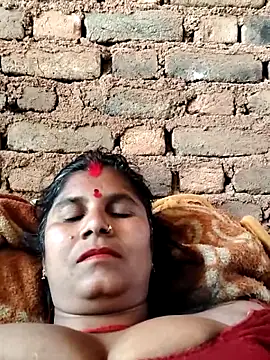 Hot di97 online show from 04-10-26, 09:05