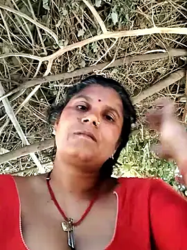 Snapshot of Hot_di97 chatting on 06-02-26, 12:27 Hot di97 online show from 06-02-26, 12:27