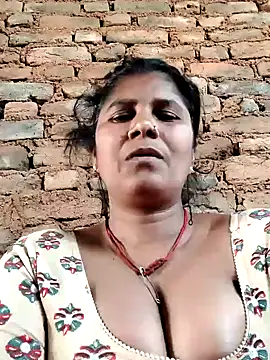 Hot di97 online show from 03-07-26, 11:59