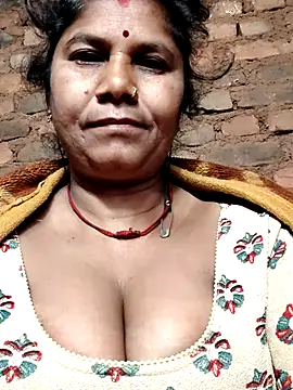 Hot di97 online show from 03-08-26, 12:05