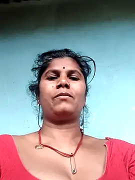 Hot di97 online show from 04-08-26, 12:56