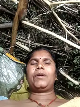 Snapshot of Hot_di97 chatting on 05-23-26, 11:15 Hot di97 online show from 05-23-26, 11:15