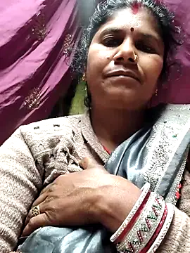 Hot di97 online show from 02-26-26, 12:54