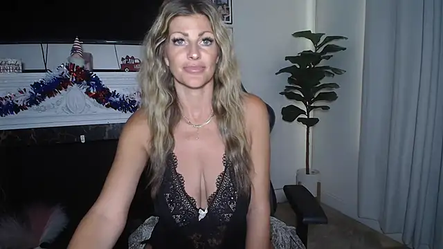 Snapshot of kaitlyncollins26 chatting on 06-18-26, 12:32 kaitlyncollins26 online show from 06-18-26, 12:32