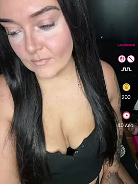 Snapshot of Miss_CurvesXXX chatting on 05-21-26, 03:20 Miss CurvesXXX online show from 05-21-26, 03:20