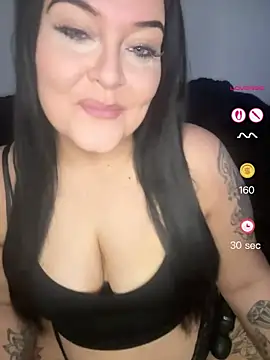 Snapshot of Miss_CurvesXXX chatting on 05-01-26, 03:39 Miss CurvesXXX online show from 05-01-26, 03:39