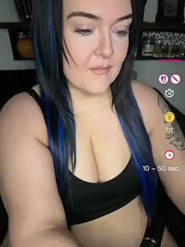 Snapshot of Miss_CurvesXXX chatting on 04-26-26, 12:13 Miss CurvesXXX online show from 04-26-26, 12:13