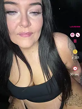 Snapshot of Miss_CurvesXXX chatting on 06-09-26, 10:33 Miss CurvesXXX online show from 06-09-26, 10:33